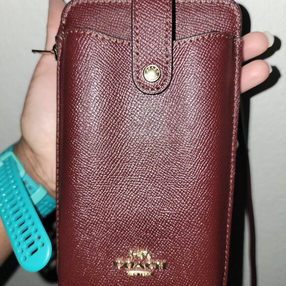 🎉 HTF COACH MERLOT CHERRY North/South Phone Crossbody - Picture 1 of 6